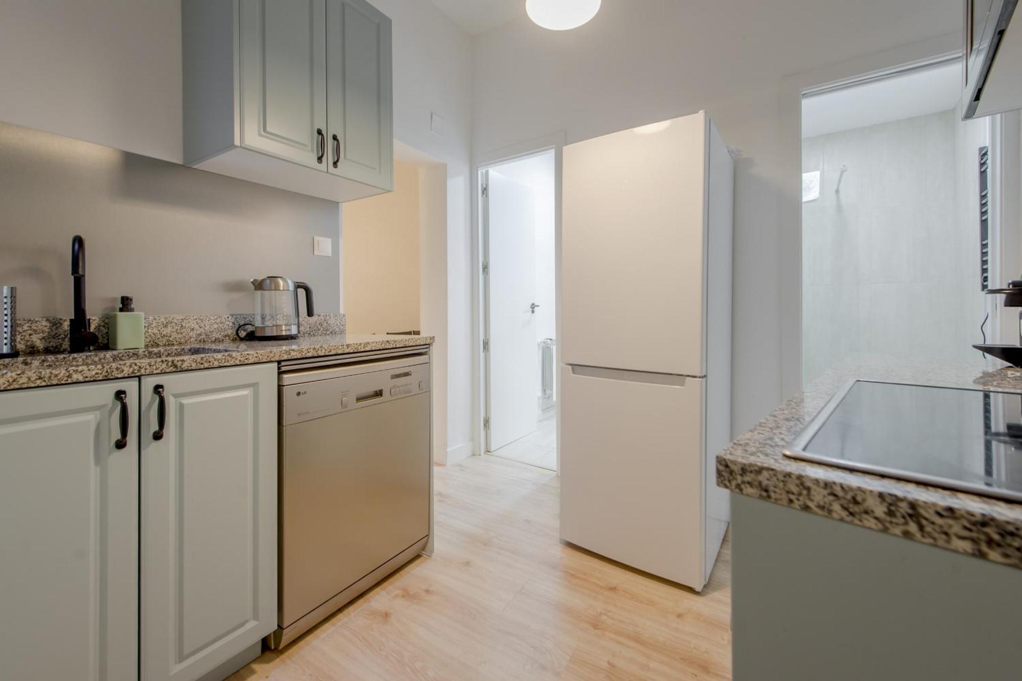 Premium Apt Para 9Pax En Calle Olmo - Centro De Madrid E1 Exterior photo